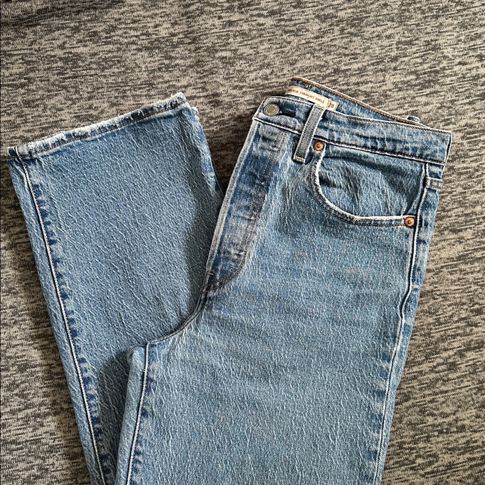 Levi’s Premium Ribcage Straight Ankle 28 width - Picture 9 of 13